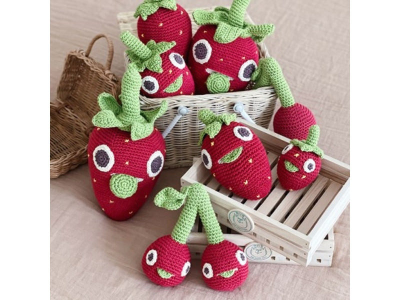 Hochet fraises en coton bio