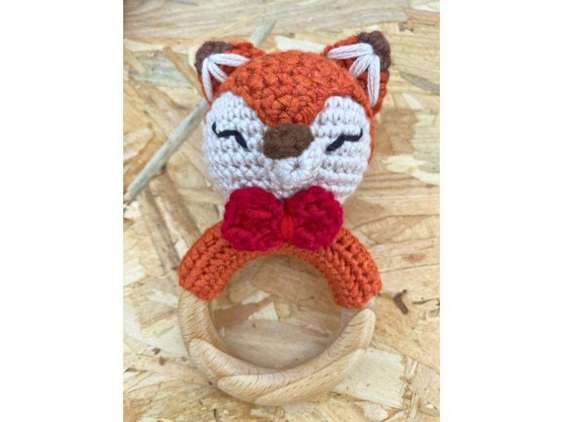 Hochet renard au crochet - compagnon sensoriel tout doux