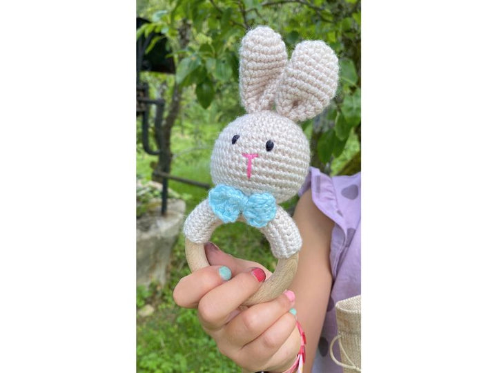Hochet lapin au crochet - douceur &amp; éveil