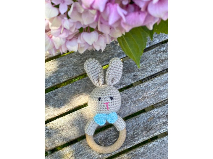 Hochet lapin au crochet - douceur &amp; éveil