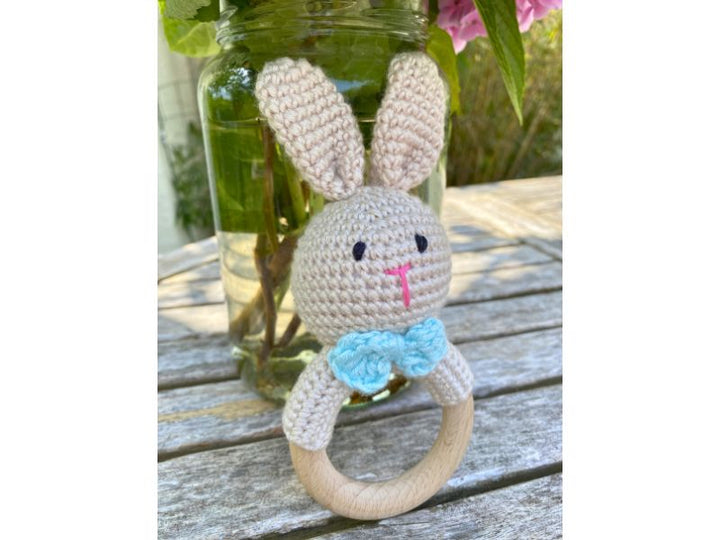 Hochet lapin au crochet - douceur &amp; éveil
