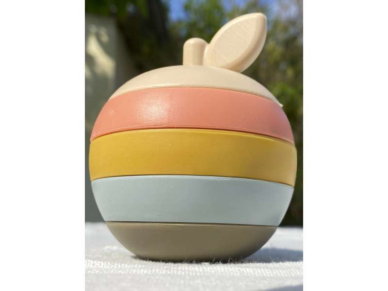 Jouet pomme en silicone – douceur apaisante pour bébé