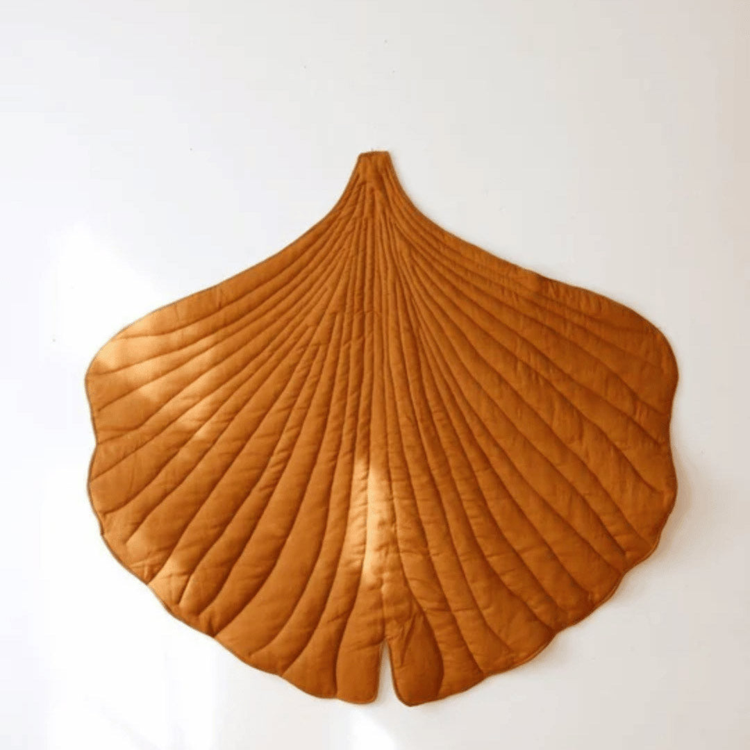 Tapis de jeu en velours feuille de ginkgo – caramel, doux &amp; décoratif