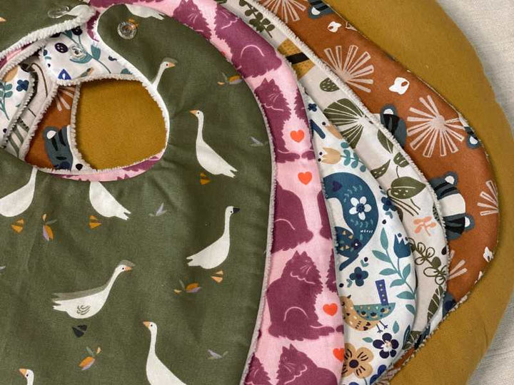 Bavoir en éponge de bambou et coton imprimé – Made in Berry