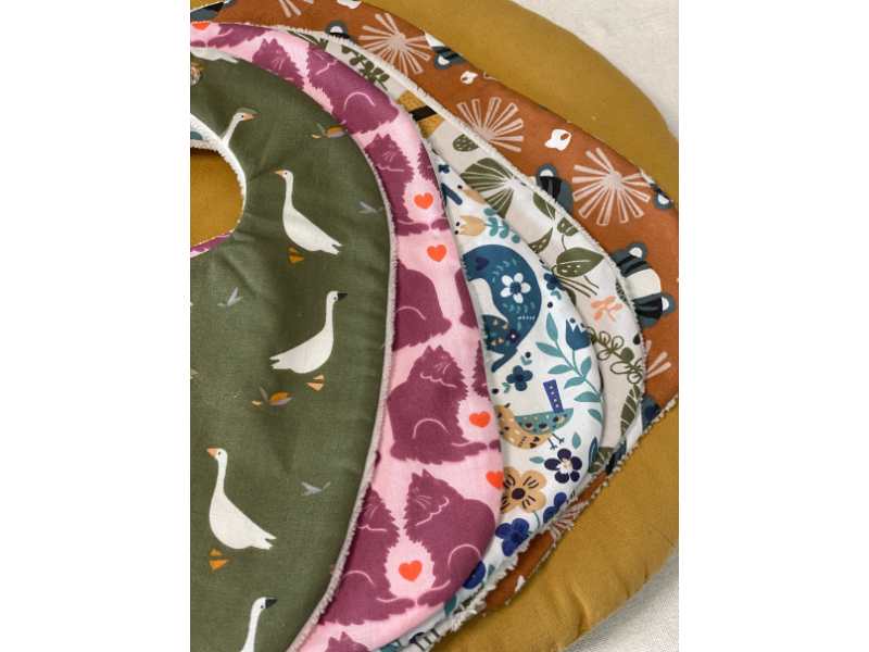 Bavoir en éponge de bambou et coton imprimé – Made in Berry