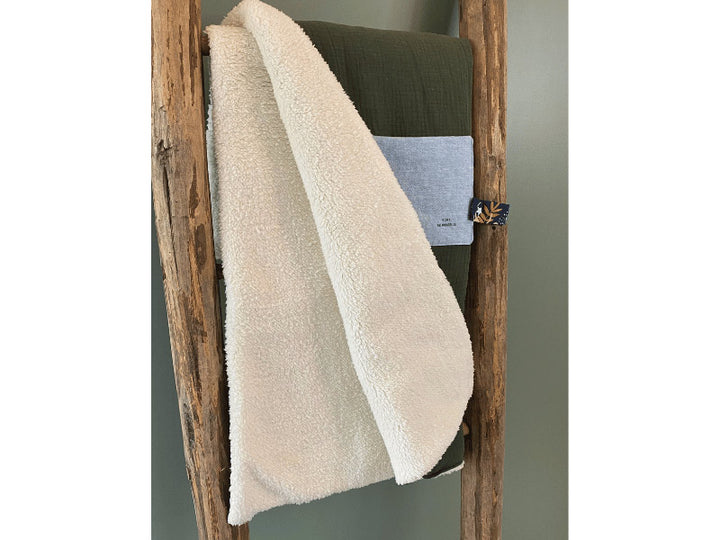 Couverture en gaze de coton &amp; fourrure mouton – kaki, douce &amp; cosy