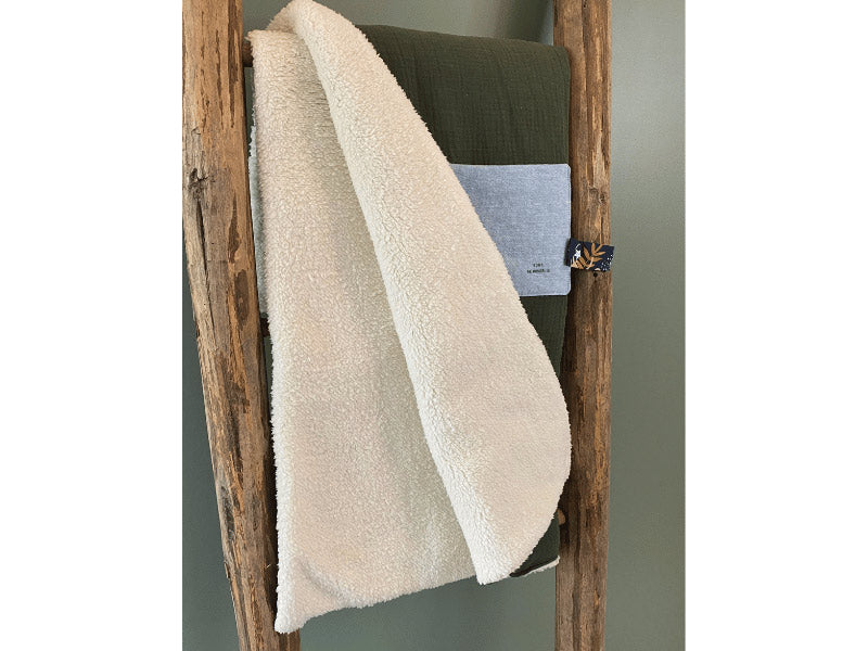Couverture en gaze de coton &amp; fourrure mouton – kaki, douce &amp; cosy