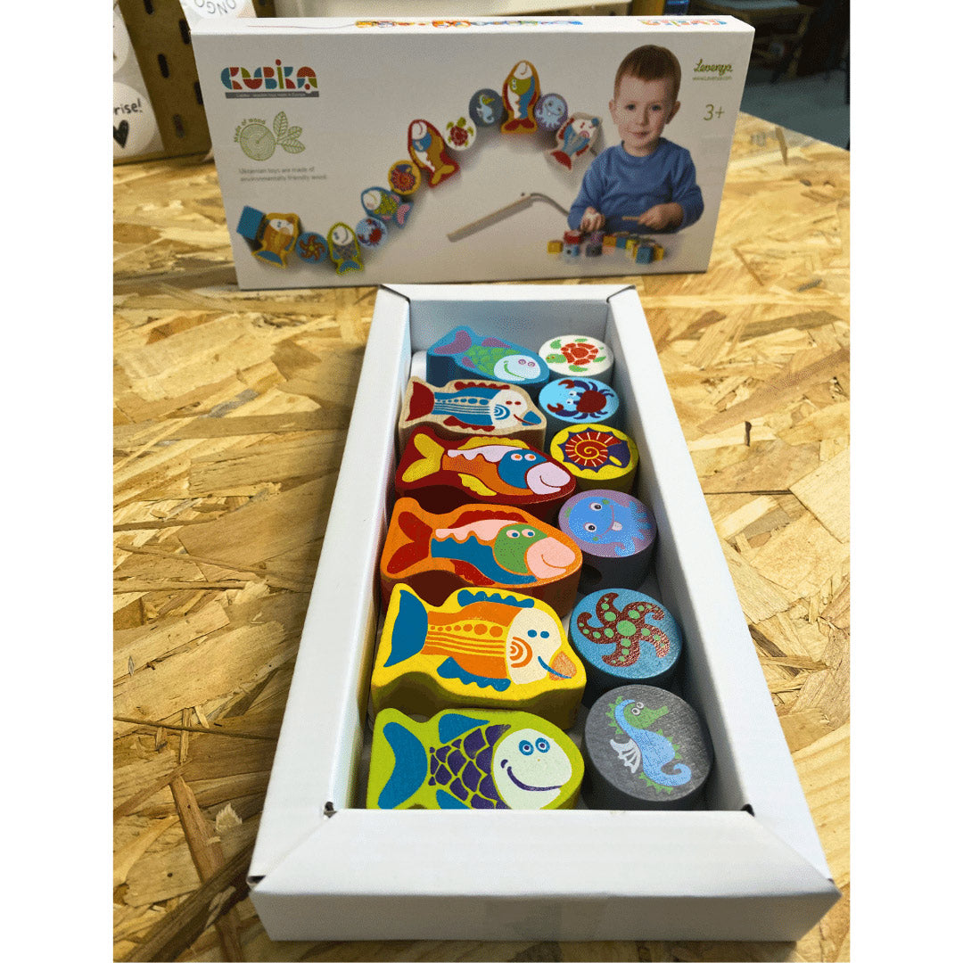 Jeu de poissons en bois à enfiler – jeu d’éveil éducatif