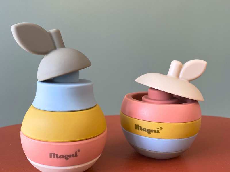 Jouet pomme en silicone – douceur apaisante pour bébé