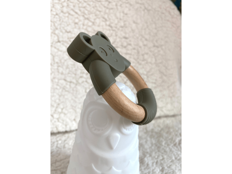 Anneau de dentition ours en silicone et bois - Kaki