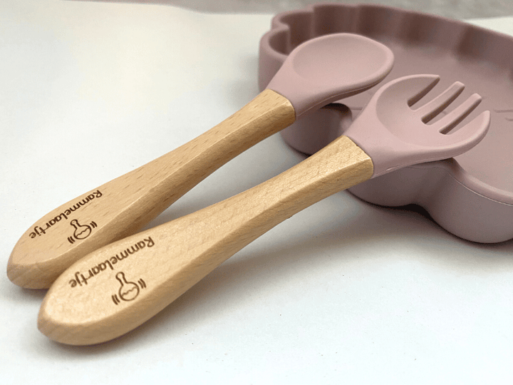 Ensemble assiette chat et couverts en silicone - Rose