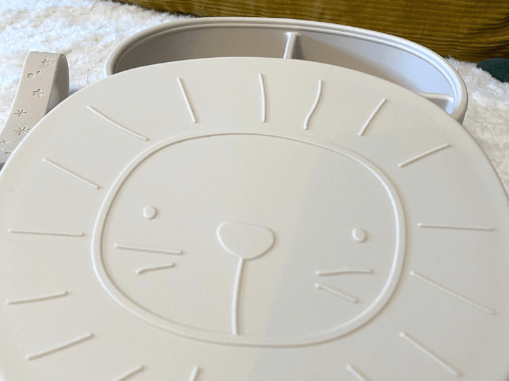 Lunch box lion avec couvercle en silicone - Sable