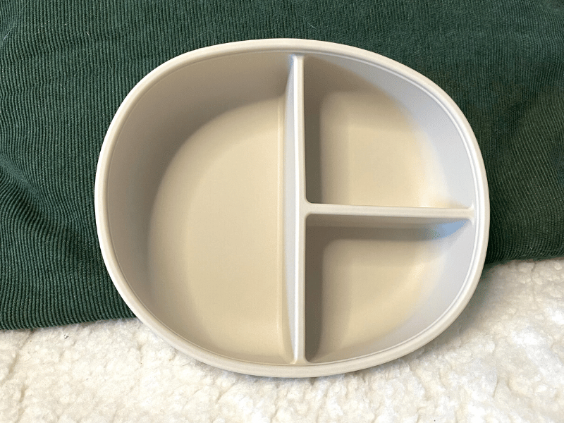 Lunch box lion avec couvercle en silicone - Sable